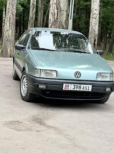Volkswagen Passat: 1988 г., 1.8 л, Механика, Бензин, Седан