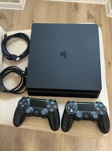 marshall 4: Playstation 4 Slim model,500 Gb yaddaş,ideal vəziyyətdə ancaq evdə