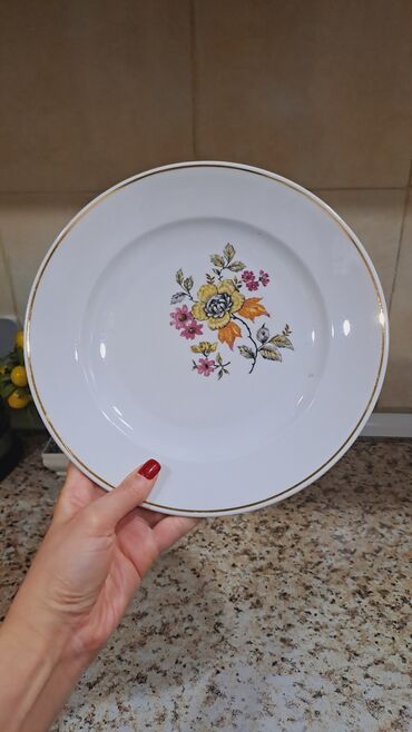 Продукты питания: Qedimi bulud
1960 ci il