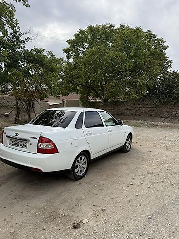 bmw e39 qapi: VAZ (LADA) Priora: 1.6 l | 2015 il 334065 km Sedan — 8