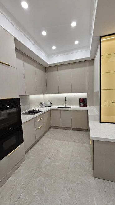 Долгосрочная аренда квартир: 3 комнаты, Агентство недвижимости, Без подселения, С мебелью полностью — 10