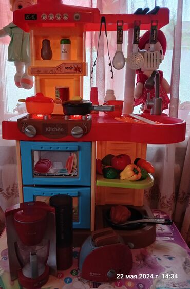 мебель для посуды: Продаётся детская кухня,с посудой.2000 сом.Звонить по телефону