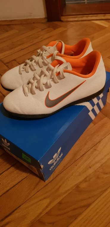 muzicke vrteske za krevetac: Nike, Veličina - 33