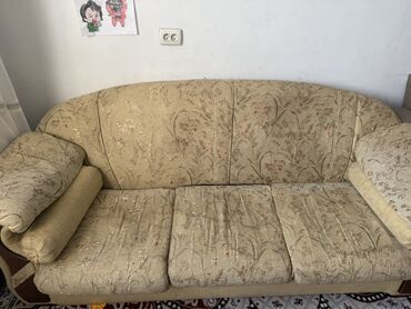декоративные подушки на диван: Прямой диван, Трёхместный и более, Жаккард