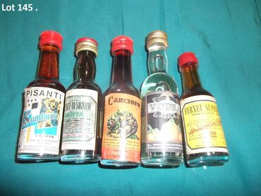 Ostali predmeti za umetnost i kolekcionarstvo: Reklamne flašice mini bottles unučići čokanji fraklići 5. Kao sa slika — 25