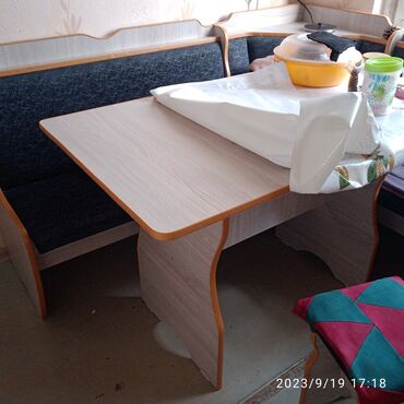 куплю б у мягкую мебель: Комплект стол и стулья Кухонный, Новый