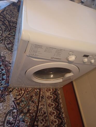 paltaryuyan maşınlar satisi: Paltaryuyan maşın Indesit, 5 kq, İşlənmiş, Avtomat, Qurutmasız
