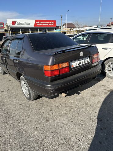 зимнее: Volkswagen Jetta: 1992 г., 2 л, Механика, Бензин, Седан