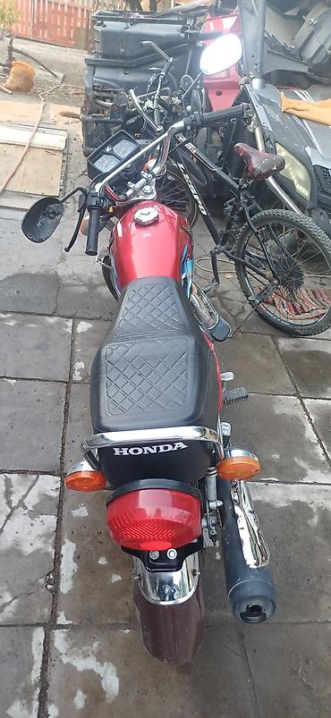 mitsubishi evo: Мотоцикл Honda CG125 (классический дорожный) - Двигатель: 4‑тактный — 3