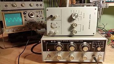 roland e 40: Б/у, Инструментальный, 10 Вт, Класс: AB, Каналов: 2 — 5