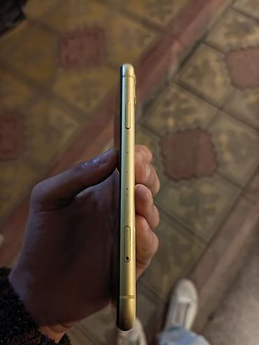 playstation 3 satilir: IPhone 11, Sarı, Qırıq — 3