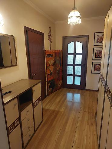 Долгосрочная аренда домов: 90 м², 2 комнаты — 3