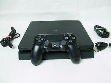 PS4 (Sony Playstation 4): U ponudi je Sony PlayStation 4.
Konzola je najnoviji SLIM model — 15