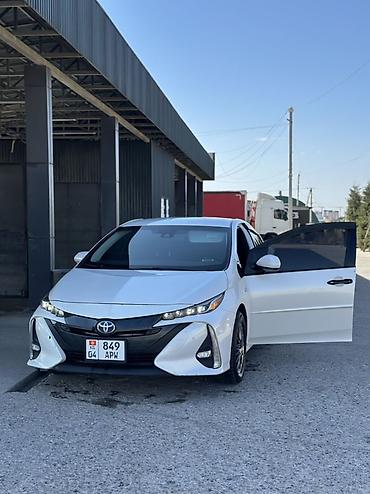 эска 8: Toyota Prius: 2017 г., 1.8 л, Автомат, Гибрид, Лифтбек — 1