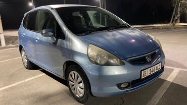 срочно продаю хонда серви: Honda Fit: 2002 г., 1.3 л, Автомат, Бензин, Хэтчбэк