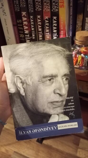 сколько стоит плейстейшен 3: Bu, İlyas Əfəndiyevin "Seçilmiş əsərləri" kitabıdır. Kitabda