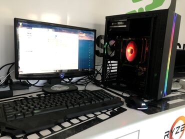 Masaüstü kompüterlər və iş stansiyaları: RGB işıqlandırmalı oyun klaviaturası və siçan ilə təchiz edilmiş bu
