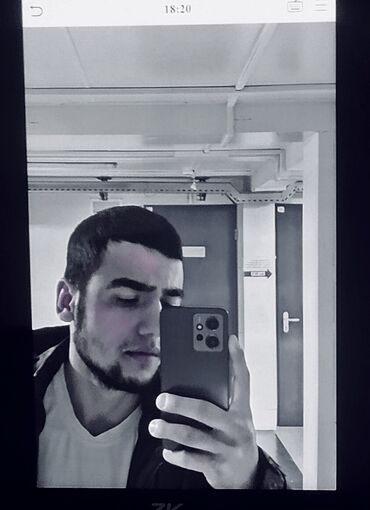 пиксель телефон: Смартфон с тройной камерой и плоским дисплеем - Тыловой модуль