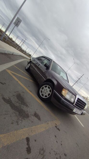 Mercedes-Benz: Mercedes-Benz 300: 3 l | 1992 il Sedan