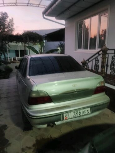полированная машина: Daewoo Nexia: 2004 г., Механика, Бензин, Седан