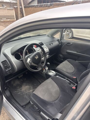 Honda: Honda Jazz: 2006 г., 1.4 л, Вариатор, Бензин, Хэтчбэк — 8