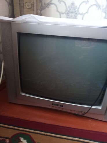 продажа телевизора: Продаю телевизор Яблоко хороший состояние 2000с