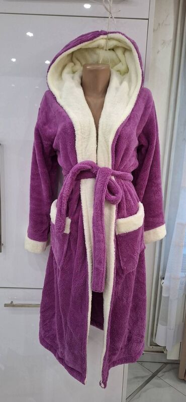 Bademantili: Veličine S m l xl 2xl
 2900 dinara — 9