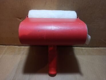 Ostali alati i mašine: Dva valjka sa rezervoarom za boju. Cena za oba je 2000din. Pojedinačno — 8