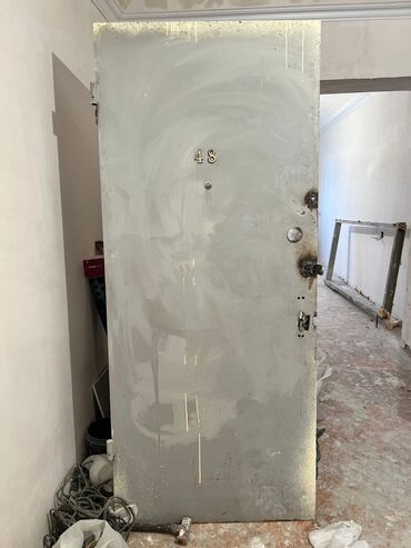 Plastik qapılar: İşlənmiş Giriş qapısı Glazok ilə, Zəmanətsiz, Ünvandan götürmə
