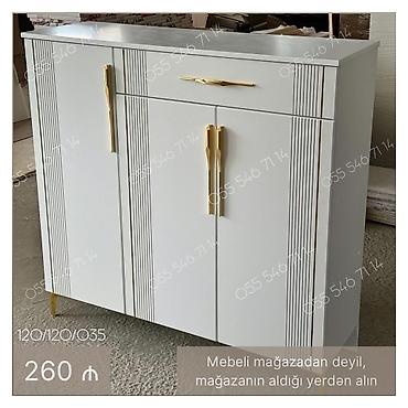 Ağ rəngdə müasir dizaynlı komod/dolab - Üç qapılı və bir üst çekmecəli lalafo.az -da Ağ rəngdə müasir dizaynlı komod/dolab - Üç qapılı və bir üst çekmecəli