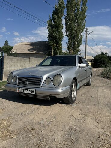 Mercedes-Benz: Mercedes-Benz E 200: 1997 г., 2 л, Механика, Бензин, Седан