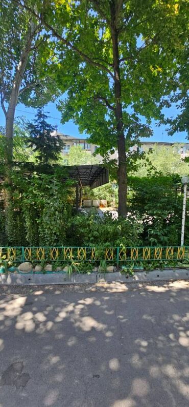 арча бешик шералиева квартира: 3 комнаты, 58 м², 104 серия, 1 этаж