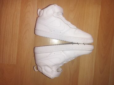 opposite novi sad: Nike, Size - 30