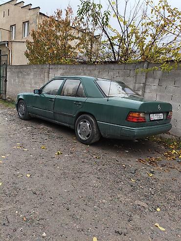 bud e9: Mercedes-Benz W124: 1986 г., Седан — 4