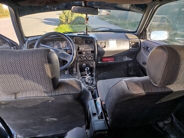 Volkswagen: Volkswagen Passat: 1991 г., 1.8 л, Механика, Бензин, Седан at lalafo.kg — 4 Volkswagen: Volkswagen Passat: 1991 г., 1.8 л, Механика, Бензин, Седан — 4