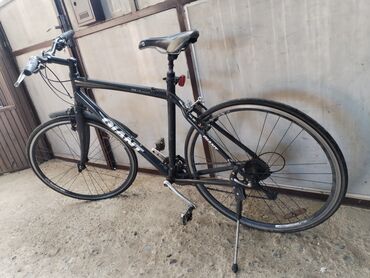 crna sitni somot: Na prodaju Giant bicikla, aluminijumski ram veoma lagana