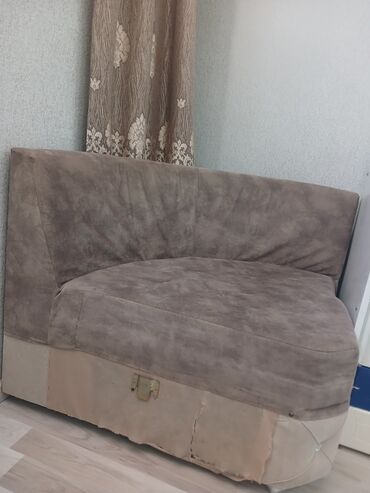 işdənmiş divanlar: Künc divan, İşlənmiş, Parça