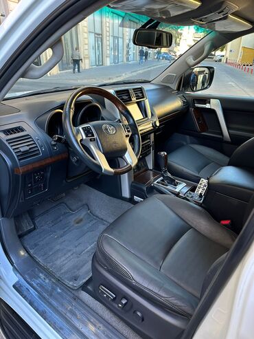 Toyota: Toyota Land Cruiser Prado: 4 l | 2013 il Ofrouder/SUV — 7