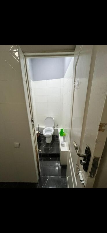 Рестораны, кафе: 12 мкр Продаётся готовый бизнес кафе Площадь: 130м2 С ремонтом С — 16