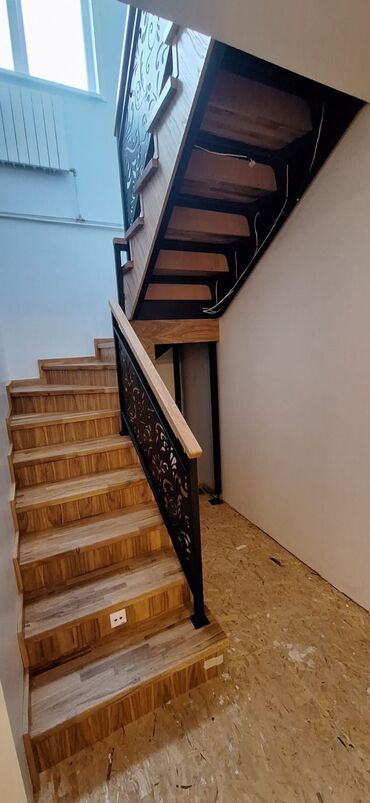 Деревянные лестницы: Деревянная лестница Для дома, Гарантия, Вид дерева: Сосна, Стиль: Классический — 11