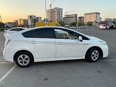 1: Toyota Prius: 2013 г., 1.8 л, Гибрид, Хэтчбэк — 9