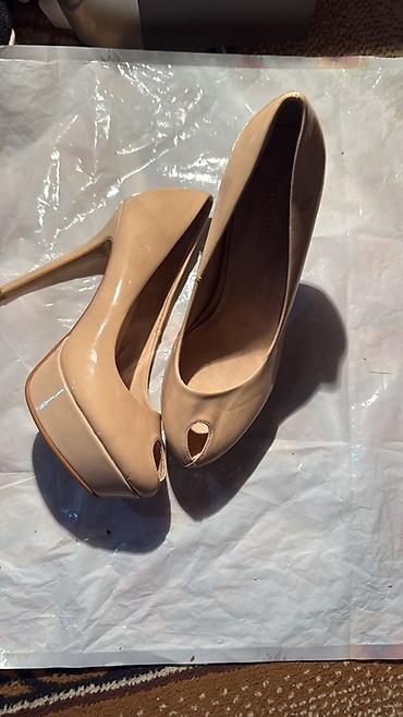 Босоножки, сандалии, шлепанцы: Женская обувь — два варианта. 1) Сандалии с декором - Размеры: 37 и — 9