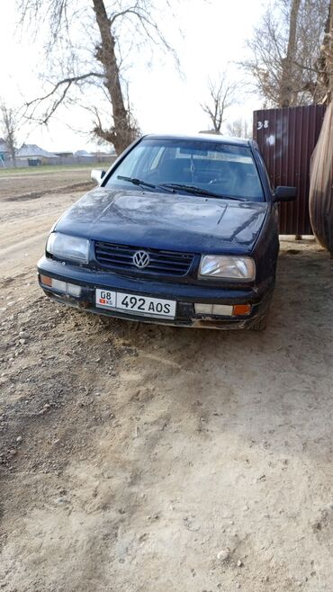 Volkswagen: Volkswagen Vento: 1993 г., 1.8 л, Механика, Бензин, Седан