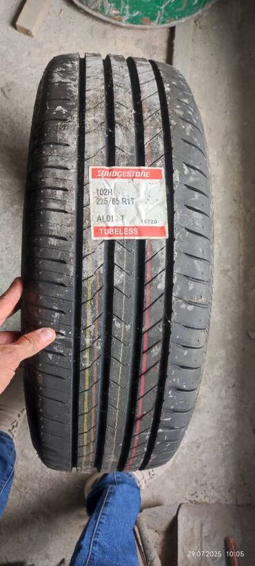 Шины: Новый Шина Bridgestone 225 / 65 / R 17