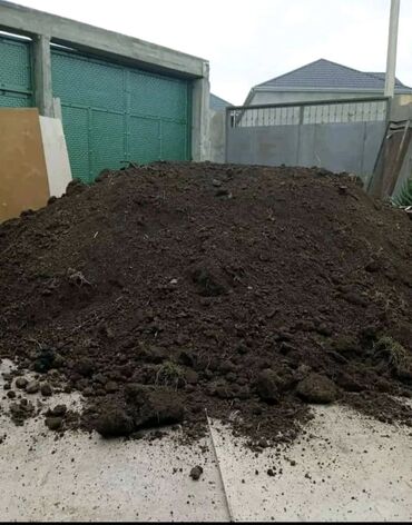 Digər tikinti daşları: Təsvir: - Döküntü torpaq/şevrelənmiş torpaq materialı - Yük maşını ilə — 18