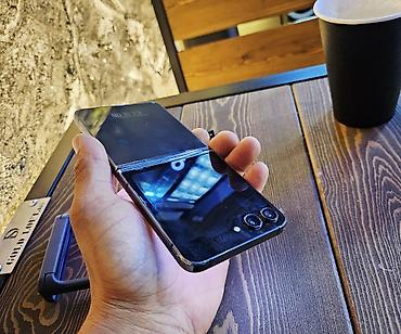note 3: Samsung Galaxy Z Fold 5, Б/у, 256 ГБ, цвет - Черный, 1 SIM, 2 SIM, eSIM — 2