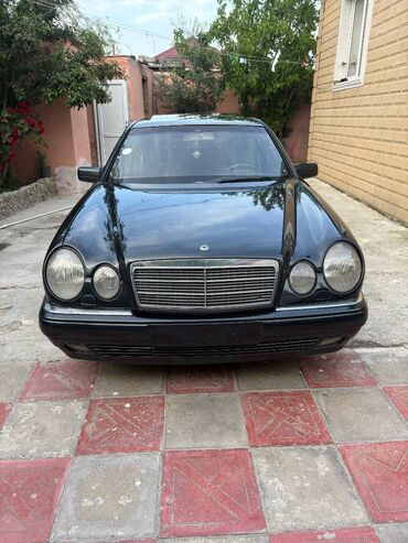 mersedes banan: Mercedes-Benz E 200: 2 l | 1997 il Sedan