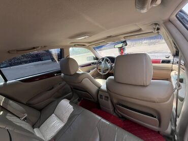 Lexus: Lexus ES 300 modeli. Klassik sedan dizaynı və dörd qapılı korpusu ilə — 8