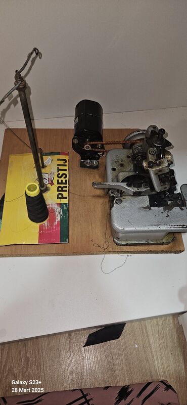 averlok maşın: Averlok yeni kimidir işlek veziyyetdedir qiriğı veya xarab yeri yoxdur