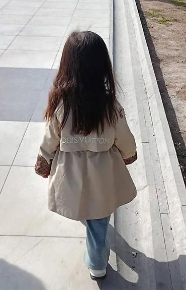Детский тренч-плащ бежевого цвета покупала за 2800 одета пару раз at lalafo.kg Детский тренч-плащ бежевого цвета покупала за 2800 одета пару раз
